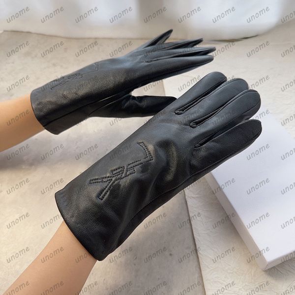 Дизайнерские перчатки для женщин мужские С КОРОБКОЙ Модные черные кожаные перчатки из овчины с буквами Женские сенсорные перчатки с сенсорным экраном зимние толстые теплые подарки G2310191Z-6