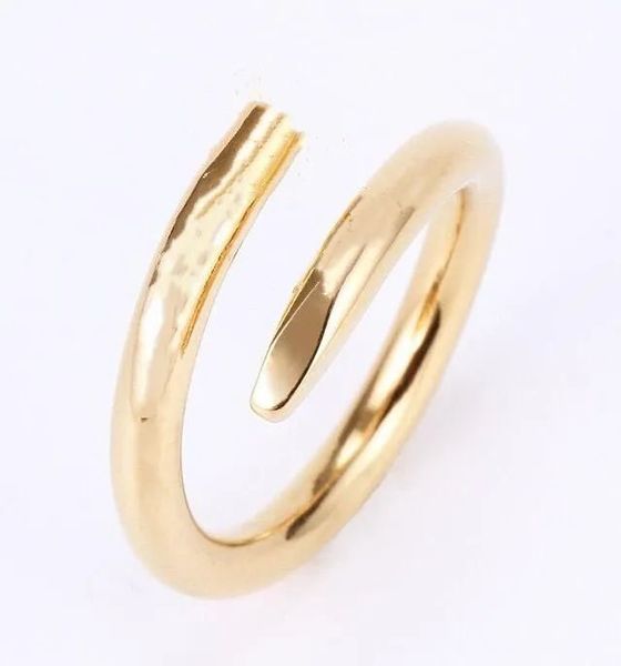 Rings Love Womens Designer Ring Couple Banda di gioielli in acciaio Titanio con diamanti Casual Fashion Street Classic Gold Rose Silver Opzionale Sireq6