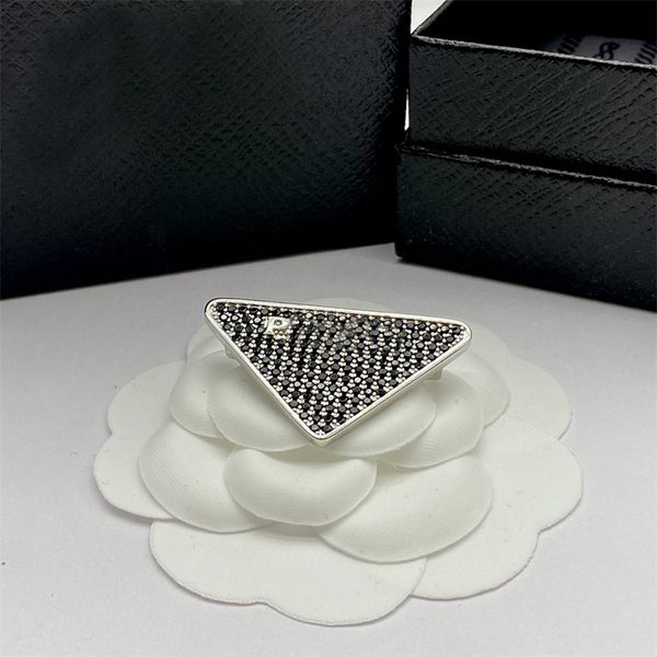 Clássico designer broche pinos jóias de luxo masculino broche ornamentos festa de casamento presente jóias para mulheres moda strass broches