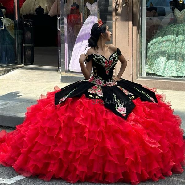 Мексиканские черные и красные платья Quinceanera 2024. Роскошное многоуровневое платье-дебютантка с оборками Vestidos De Xv Anos 15 Charro. Вечеринка по случаю дня рождения. Vestidos Debutantes. Маскарад. Выпускной.