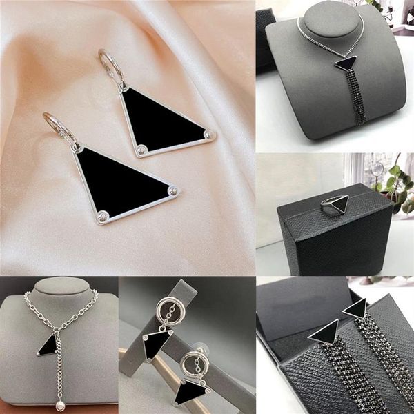 Chic Triangle Lettre Collier Designer Gland Chaîne Collier Boucles D'oreilles Femmes Hip Hop Triangles Boucles D'oreilles Avec Timbres Fille Cool Punk 227J