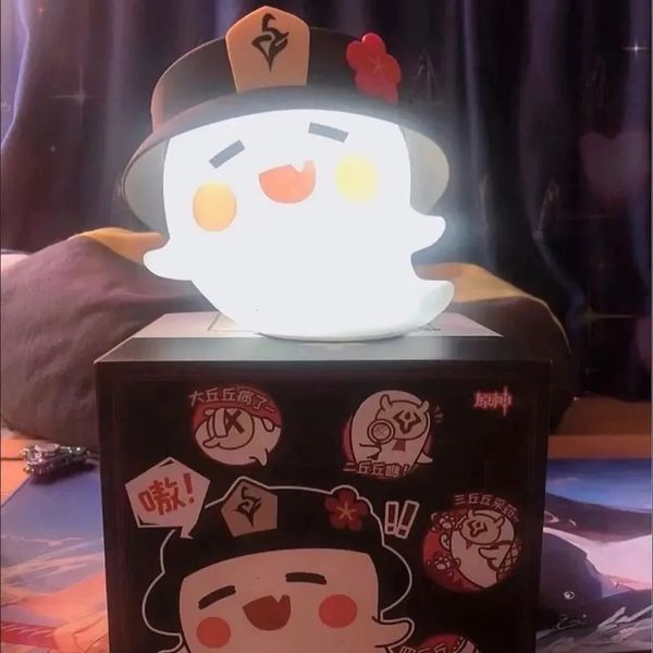 Artes e Artesanato Anime Genshin Impact Night Light Hu Tao Modelo Bonecas Estatueta Jogo Cosplay Fantasma Figuras de Silicone Led Candeeiro de Mesa Decoração de Casa Brinquedo G 231017