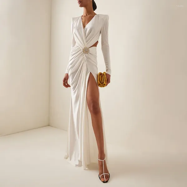 Lässige Kleider, plissiert, ausgehöhlt, überkreuztes Kleid, weiß, vollärmelig, für Damen mit V-Ausschnitt, grenzüberschreitender Metallbund, elegant