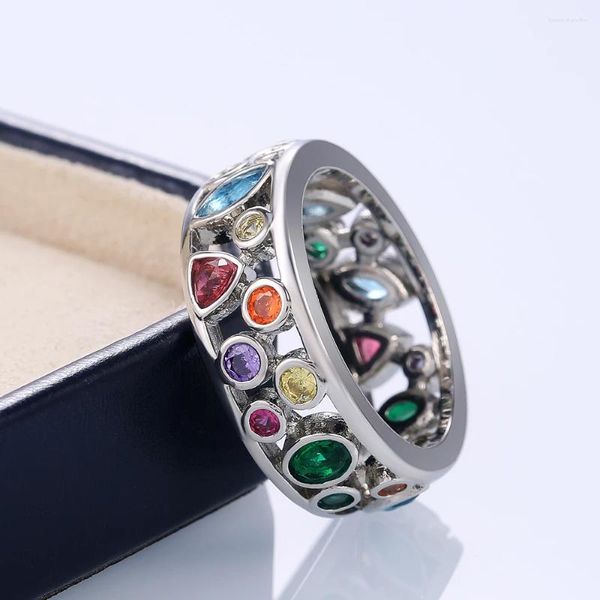 Cluster-Ringe Bunte Frauen aushöhlen geometrische Stein Cocktailparty Weiblicher Fingerring Fancy Stilvoller Schmuck Großhandel