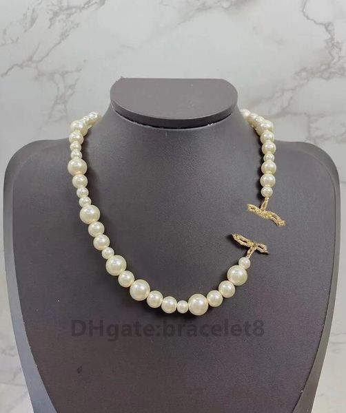 Designer Trend Collana di perle Girocollo Catena con pendente Cristallo Placcato oro 18 carati Gioielli di lusso Lettera Collana Accessori di dichiarazione Personalità alla moda delle donne