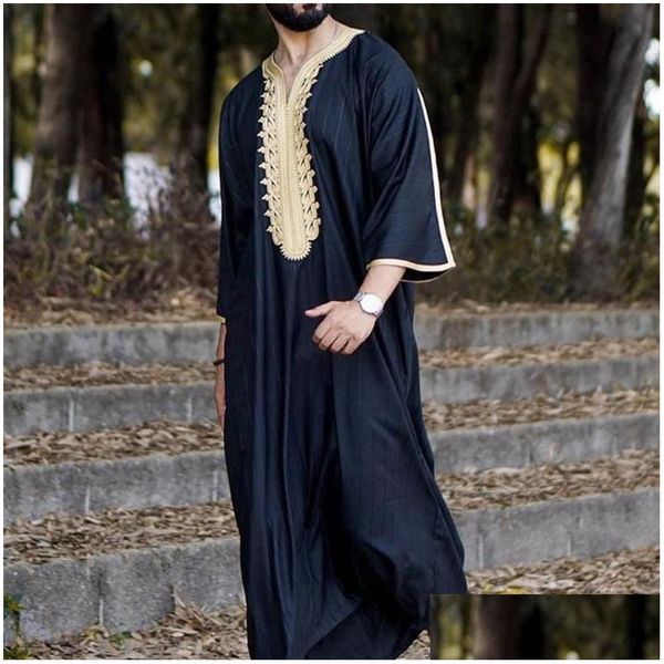 Abbigliamento etnico Uomo musulmano Jubba Thobe Manica lunga Islamico Stampato Scollo a V Kimono Abito Abaya Caftano Dubai Arabo Camicie etniche Dr