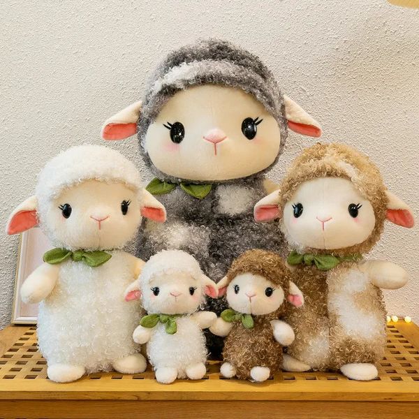 Bambole di peluche Camera da letto di casa Cute Sheep Roll Doll Peluche Pecorella Ragazza che dorme Cuscino Doll Regalo di festa per bambini 231019