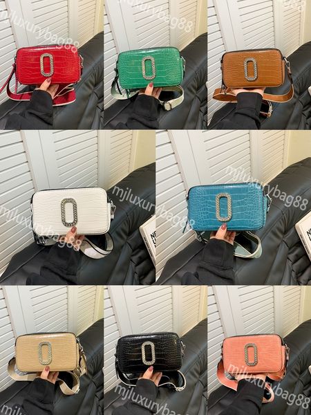 1: 1 Kalite Anlık Moda Tasarımcısı Ladie Çantalar Çanta Ünlü Mini Kamera Küçük Crossbody Çanta Kadın Omuz Çantaları Elçisi Hepsi Stok