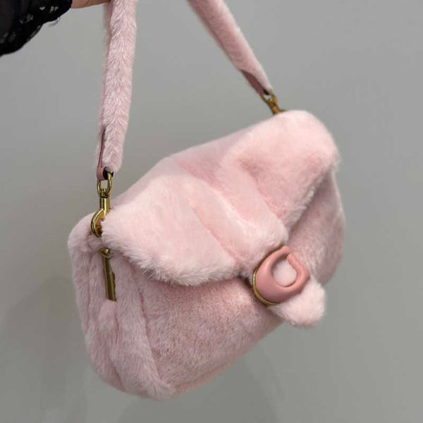 Pembe Peluş Çapraz Vücut Tasarımcı Çanta Omuz Toybur Çantası Lüks Çantalar Sevimli Under Under Equetoger Çanta Moda Yumuşak Çanta 231019