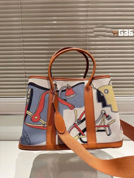 İthal Birinci Kat Cowhide Bahçe Çantası Anne Çantası 5a Yüksek Kaliteli Klasik Kare Üç Boyutlu Çanta Çanta Moda Tasarımcısı Omuz 36cm Orijinal Lüks G36