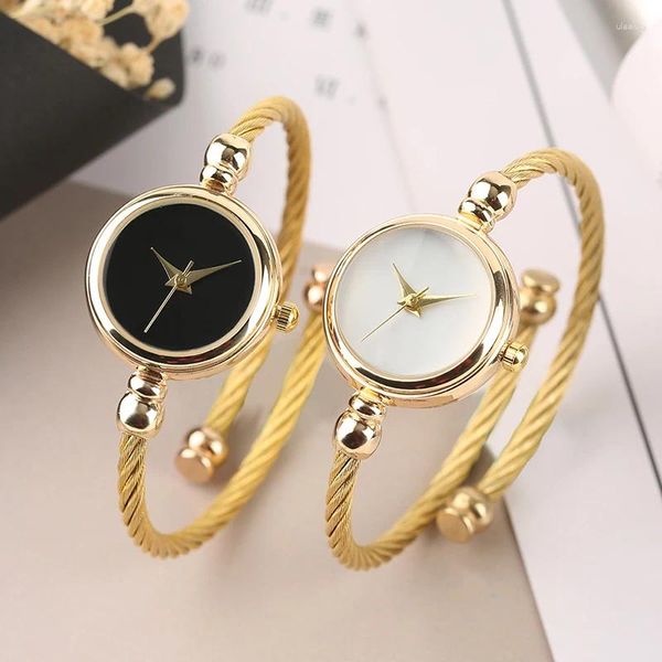 Orologi da polso Orologi da donna minimalisti Bracciale in acciaio inossidabile dorato con superficie vuota Orologio da polso al quarzo da donna sottile in stile europeo