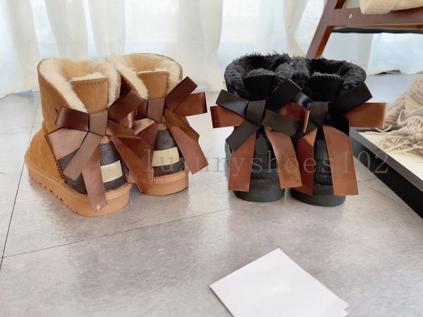 Stivali firmati da donna Ug Boots Platform Australia Scarponi da neve Scivoli in pelliccia calda Moda donna Mini mezze scarpe Pantofole Tazz in lana invernale