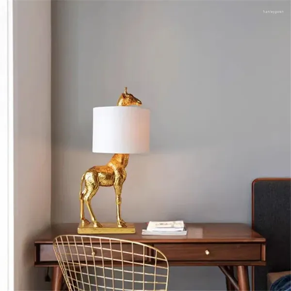 Lâmpadas de mesa designer animais lâmpada resina girafa ouro/branco luzes decorativas sala estar quarto cabeceira bonito
