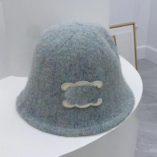 Tasarımcı Bell Hat Cloches Kışın Güneş Şapkası Sıcak Örgü Şapkası
