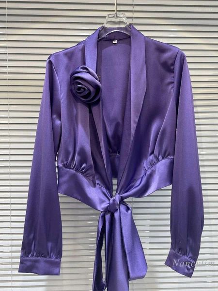 Blusas femininas 2023 outono tridimensional flor pino laço arco camisa de cetim para mulheres curto blusa roxa elegante senhora gravata cintura topos
