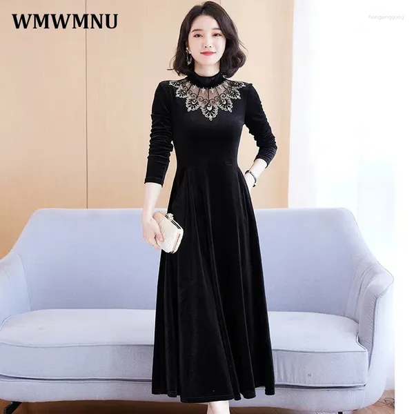 Abiti casual Applicazioni in pizzo vintage Abito in velluto nero cavo Donna Mezzo dolcevita coreano Manica lunga Elegante Abiti midi Mujer