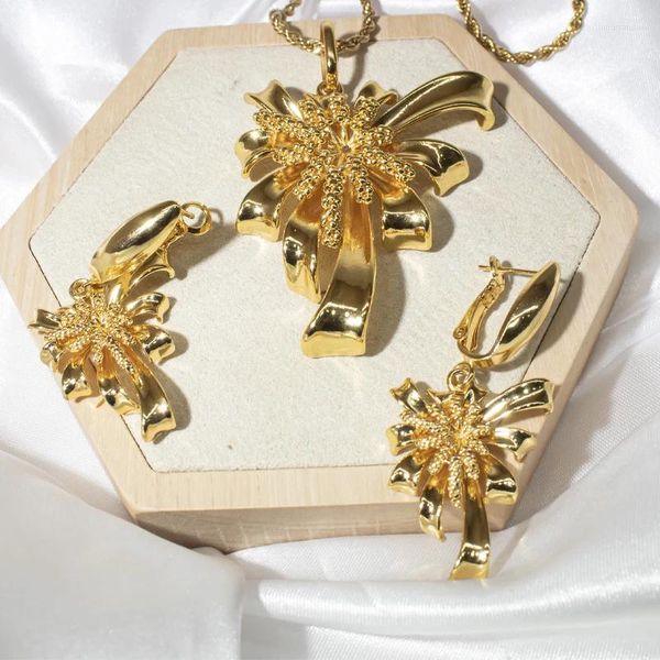 Colar brincos conjunto clássico 18k banhado a ouro jóias para mulheres flor gota e pingente dubai acessório de aniversário de casamento