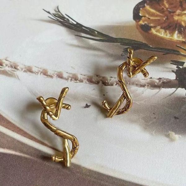 Zarif Antika Altın Mektup Saplama Küpe Kadınlar için Avrupa ABD Popüler Moda Klasik Tasarımcı Küpe Alfabe Küpe Düğün Mücevher Hediye2024