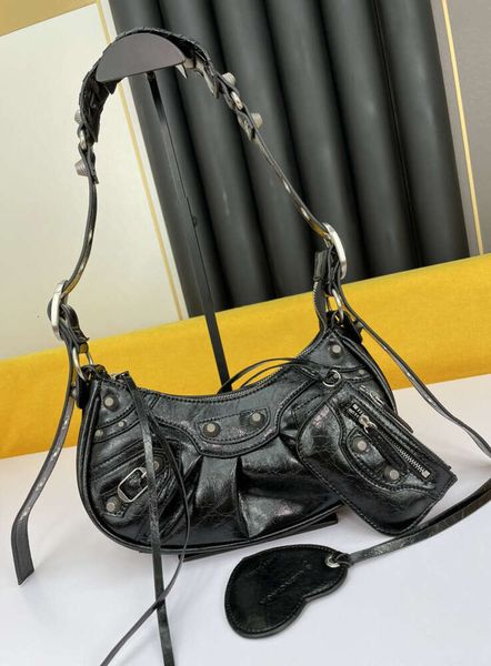 2023 novo estilo de luxo designer motocicleta saco de couro das mulheres mens tote clássico hangbag meia lua embreagem le cagole crossbody mensageiro carteiras bolsa de ombro yu15