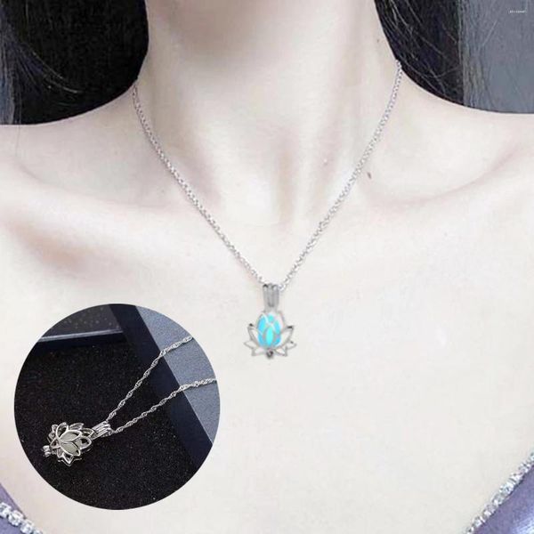 Collane con ciondolo Fascino alla moda Luminoso che brilla al buio Collana a forma di fiore di loto della luna per le donne Regalo di gioielli buddismo di preghiera di yoga