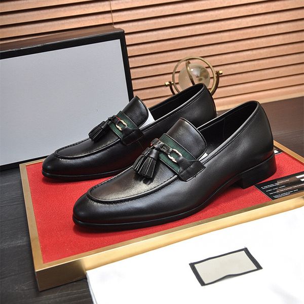 2023 Nazik Luxurys Tasarımcı Erkekler İçin Yüksek Kaliteli Resmi Elbise Ayakkabıları Siyah Kahverengi Orijinal Deri Ayakkabı Saçlı Ayak Parmağı Erkek İşlet Oxfords Günlük Shoess