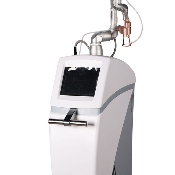 Máquina de beleza a laser A cabeça fracionária do laser CO2 remove cicatrizes e melhora marcas de acne na pele