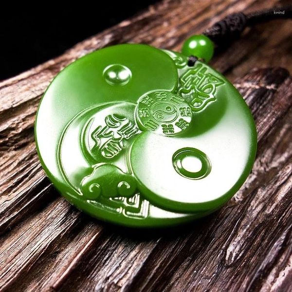 Ketten Chinesische natürliche grüne Jade Taiji Bagua Anhänger Halskette handgeschnitzter Charme Jadeit Schmuck Mode Amulett Geschenke für Männer Frauen