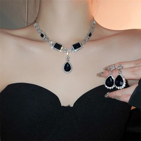 Set di orecchini per collana FYUAN orecchini vintage a goccia d'acqua per donne Accessori da sposa in cristallo blu scuro