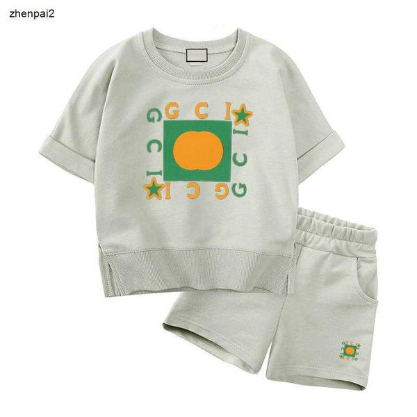 Abbigliamento per bambini di design di lusso Set casual per bambini primaverili Completi per le vacanze estive per bambini Set di due pezzi T-shirt e pantaloni corti