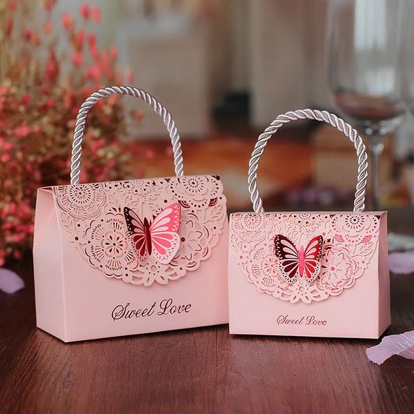 Enrole de presente 10/30pcs Cutout Butterfly Candy Candy Box Chocolate Party Gift Churche Baby Shower Gift Box com Handle 231020