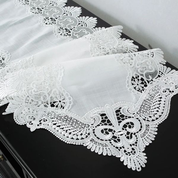 Chemin de Table blanc broderie drapeau fleur coton lin rembourré dentelle tissu café meuble TV couverture anti-poussière serviette 231020