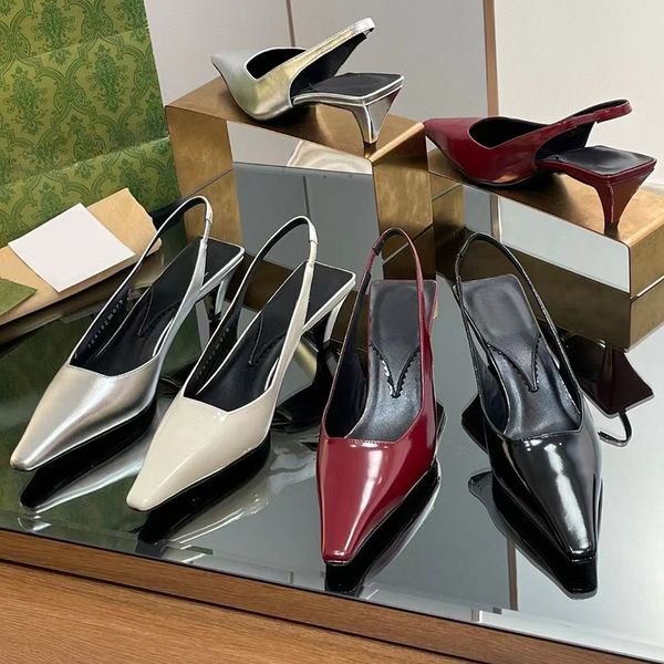 Kadınlar Arka Kayış Sığ kesilmiş ayakkabılar 5.5cm Burgundy Gerçek Deri Yavru Kedi Topuk Elbise Ayakkabı Mektup Toka Dekorasyon Lüks Tasarımcı Ayakkabı Moda Slingback Pompalar