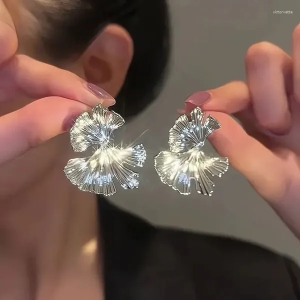 Brincos simples cor prata metal grande planta ginkgo folha para mulheres moda declaração brinco jóias presente pendiente