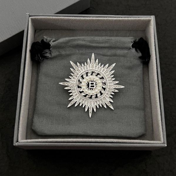 Neues Design B-Buchstaben-Brosche mit Diamanten, einfache Mode, Kupferbeschichtung, Vintage-Gold-Halskette, Designer-Schmuckset BB1023