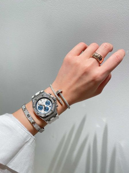 Mechanische Herren-Armbanduhren von APS, Produktmarke Offshore, Drei-Augen-Armbanduhr, aus dem Schrank genommen und auf dem gleichen vollautomatischen mechanischen Modell XH populär geworden