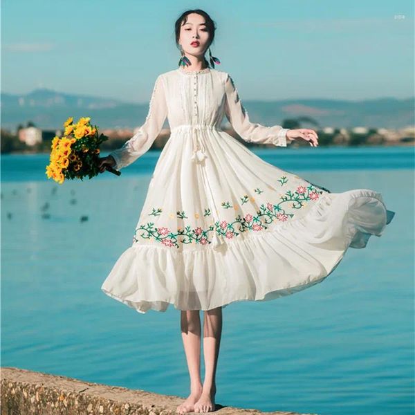 Abiti casual autunno romantico abito bianco vestito donna design chic vintage ricamo fiore di fiore lady beach vestido abito blanche femme