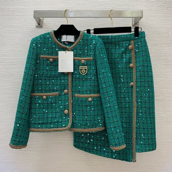 Herbstgrün kariertes zweiteiliges Kleid-Set, Langarm, Rundhalsausschnitt, Tweed, einreihiger Mantel, hohe Taille, getäfelter Mittelrock, Anzüge, Set, zweiteilige Anzüge B3S081806