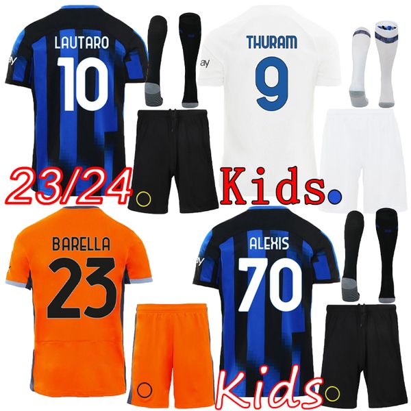 2023 2024 Inter LAUTARO Home Maglie BARELLA Maglia da calcio Kit per bambini + calzini 23 24 Milan THURAM Trasferta Maglie da calcio Terzo bambino Set bambini maglia di calcio insiemi