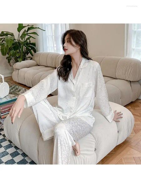 Kadın pijama 2023 Kadın Pijamalar Yaz Buz İpek Gündelik Jacquard Leopar Desenleri Uzun Kollu Pantolon Ev Kıyafetleri Dışarıda Giyebilir