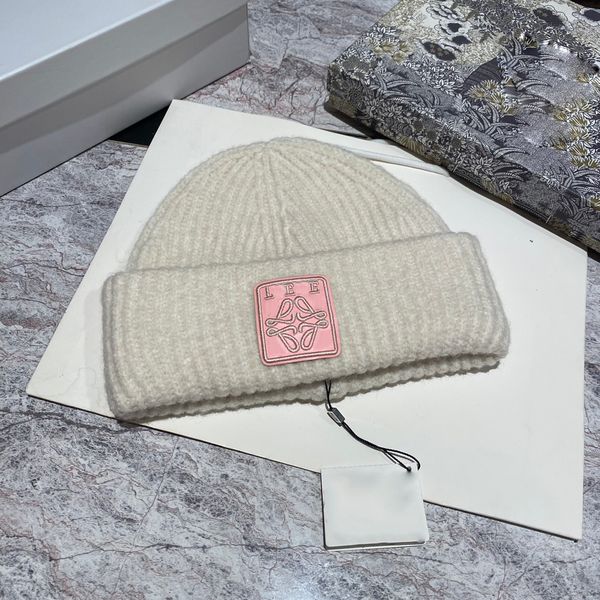 Lüks Beanie Designer Kış Şapkası Lowe Bonnet Şapkaları Erkekler ve Kadınlar İçin Sıcak havlu örgü yün şapka kayak kapakları için golf kaşmir patchwork mektupları moda aksesuarları