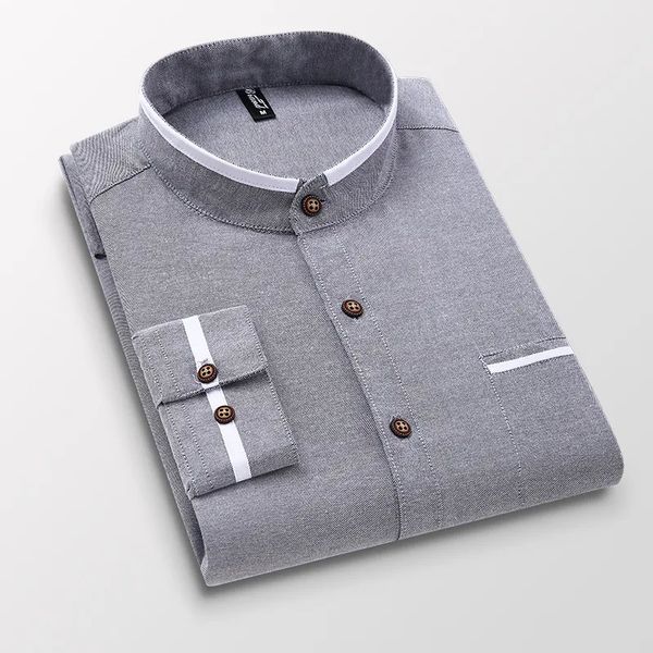 Erkekler Sıradan Gömlek Erkek Giyim Uzun Kollu Düzenli Düğme Dizli Kalın Gömlek Sıradan Katı Oxford Elbise Beyaz Gömlek Tek Yama Cep Standı 231020