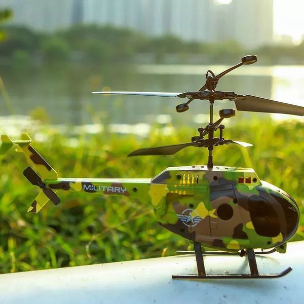 Carro elétrico RC 2.4G Controle Remoto Drone Helicóptero 2CH RC Brinquedo Aeronave Indução Pairando Kid Avião Brinquedos Indoor Flight para 231021