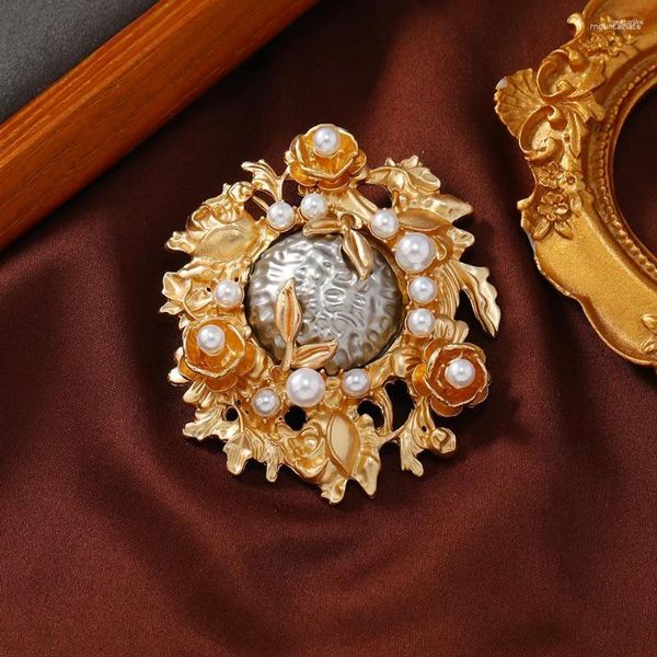 Spille Accessori per cappotti di perle color oro opaco vintage Spille di lusso di design retrò in stile corte retrò di fascia alta Splendido corpetto