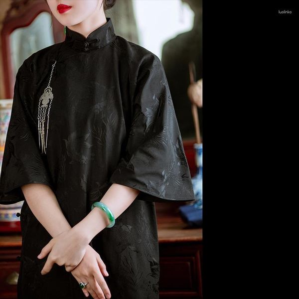 Abbigliamento etnico Vintage in cotone e lino Colletto alla coreana Manica a tre quarti Cheongsam lungo allentato Abito tradizionale cinese Qipao da donna nero 3