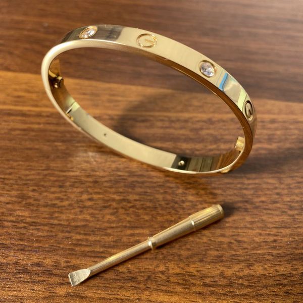 17CM 18CM 20CM stili classici Braccialetti a scatto Gioielli di lusso in acciaio al titanio Braccialetti placcati oro 18 carati Bracciale con logo originale regalo di San Valentino