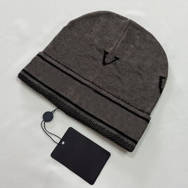 Erkekler için Örme Şapka Tasarımcı Bonnet Kış Beanie Kafatası Kapağı Moda Cappello Klasik Ekose Kalın Kahverengi Siyah Gri Pembe Kadın Lüks Şapkalar Popüler MZ012
