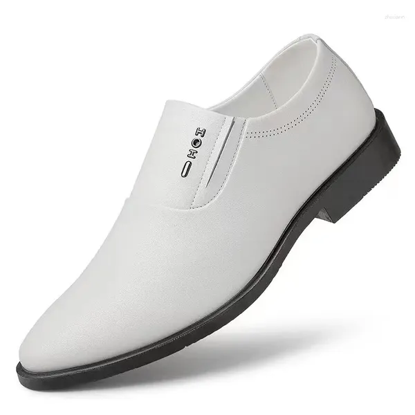 Sapatos de vestido 2023 Ly Men's Quality Patent Couro Branco Casamento Tamanho 38-44 Preto Homem Macio