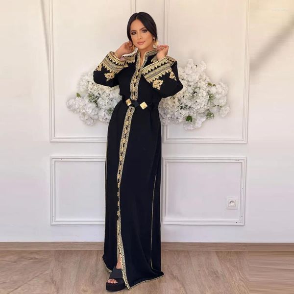 Ethnische Kleidung Marokkanischer Kaftan Damen Goldapplikation Perlen Stehkragen Abaya für Hochzeitsfeier Dubai Mittelkaftan Lange Ärmel mit Gürtel