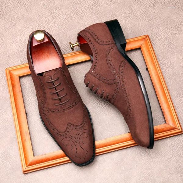 Scarpe eleganti da uomo in pelle scamosciata alla moda di lusso, formali, in vera pelle, nere, marroni, fatte a mano, di design, classiche brogue da matrimonio per uomo sociale