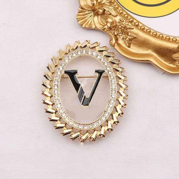 18K Altın Kaplama Charm Brand Brooch Çift Mektup Lüks Tasarımcı Kadınlar İçin Klasik Pin Oval Broşlar Düğün Partisi Takı 20 Style